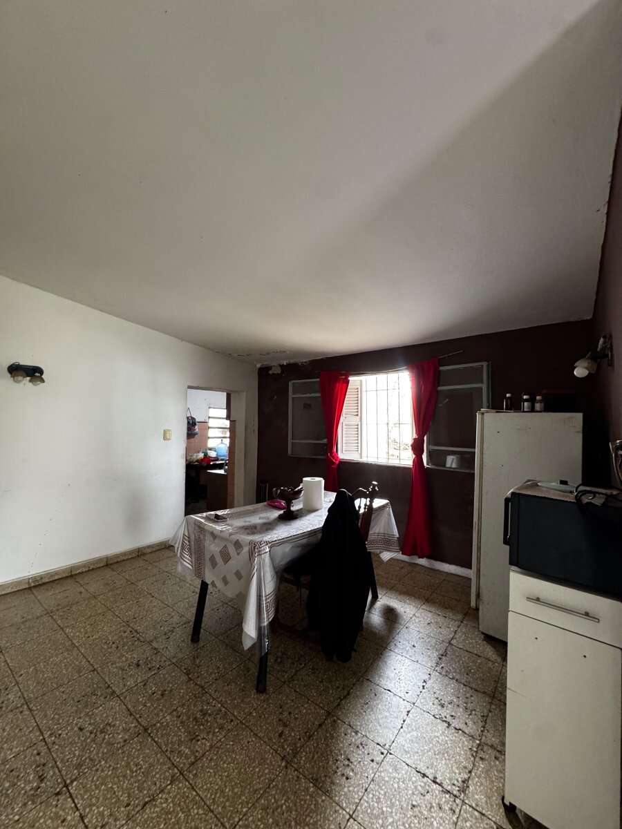 Casa 4 dormitorios- 952 m2 lote- Rafael Núñez al 6400 - 12
