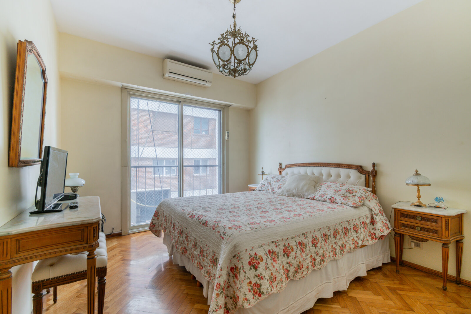 Semipiso 4 ambientes con palier privado y guardacoche Alto Palermo - 7