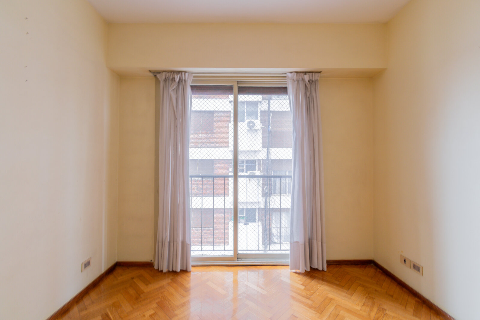 Semipiso 4 ambientes con palier privado y guardacoche Alto Palermo - 18