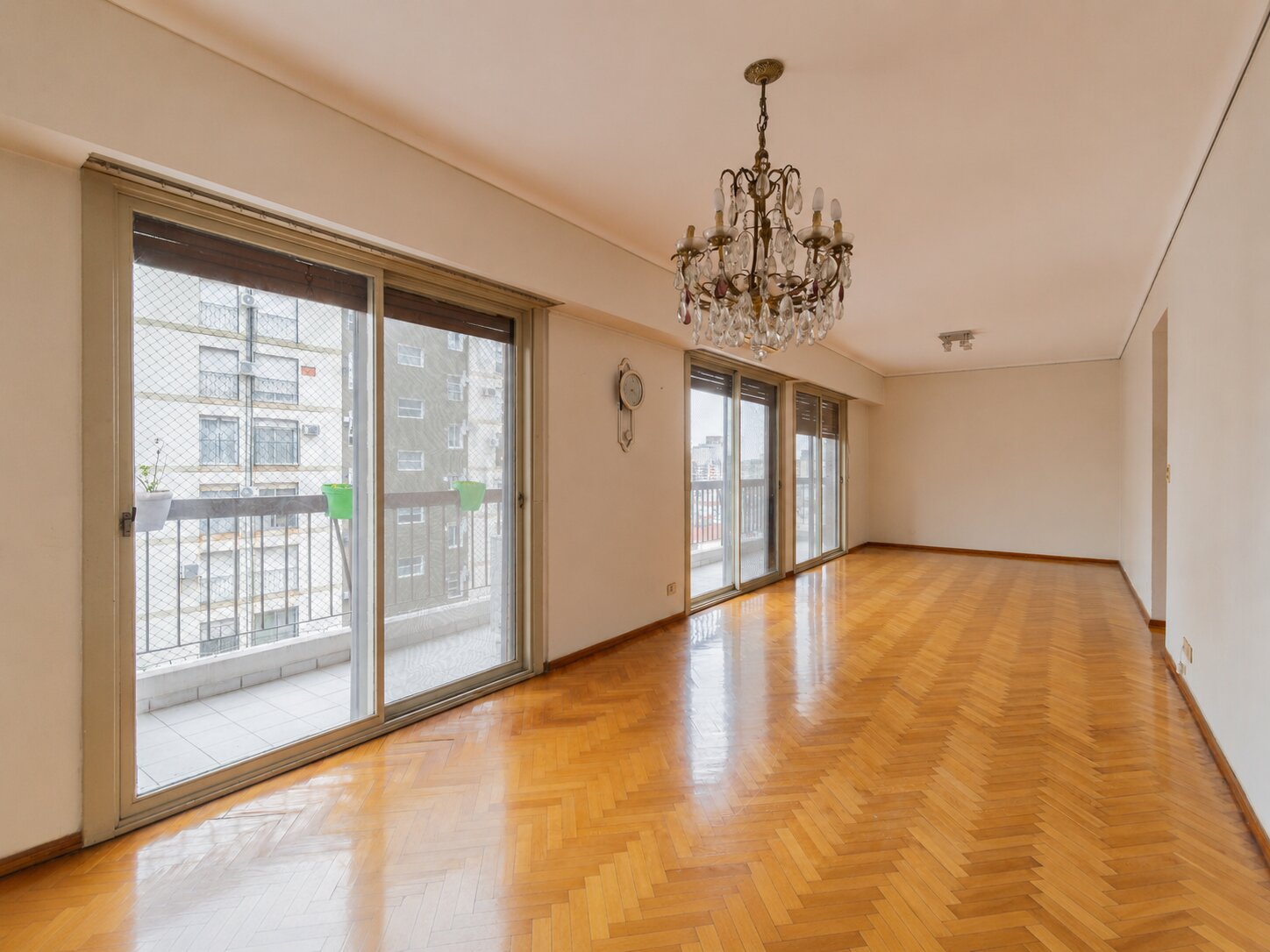 Semipiso 4 ambientes con palier privado y guardacoche Alto Palermo - 2
