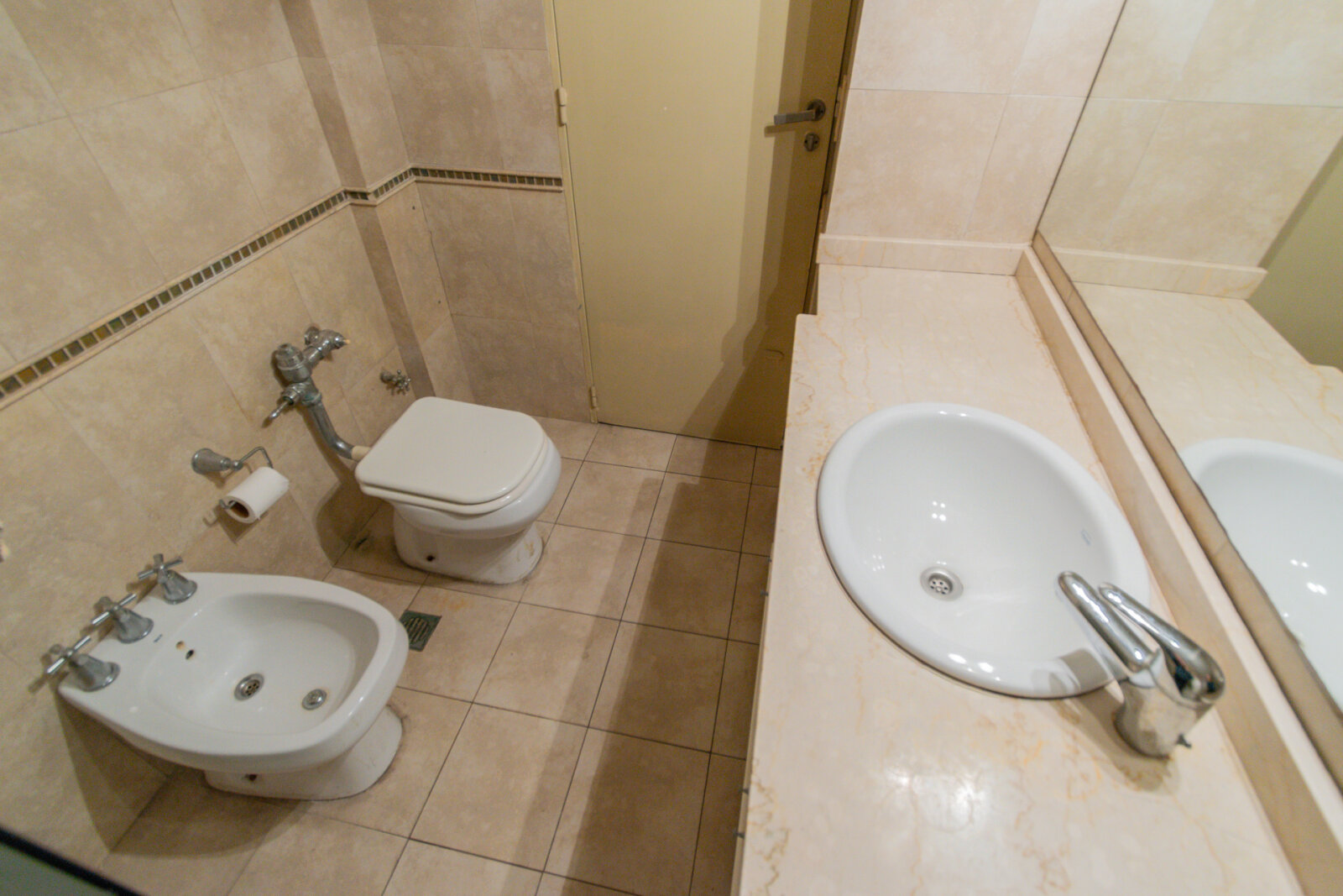 Semipiso 4 ambientes con palier privado y guardacoche Alto Palermo - 17