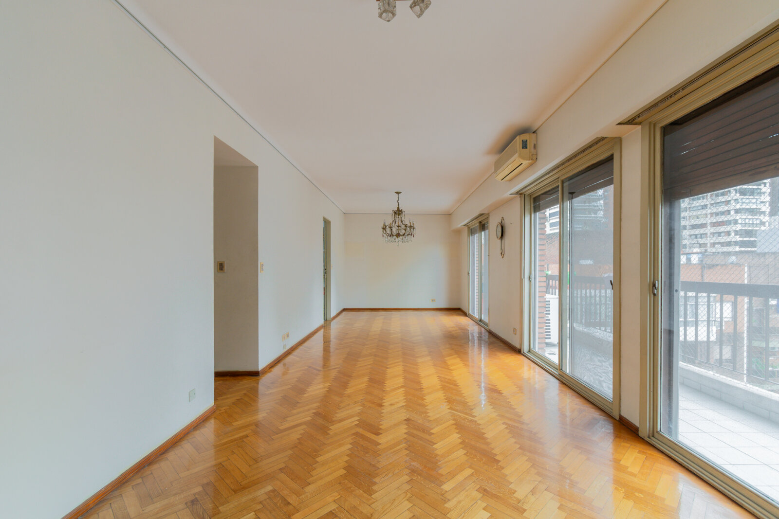 Semipiso 4 ambientes con palier privado y guardacoche Alto Palermo - 31