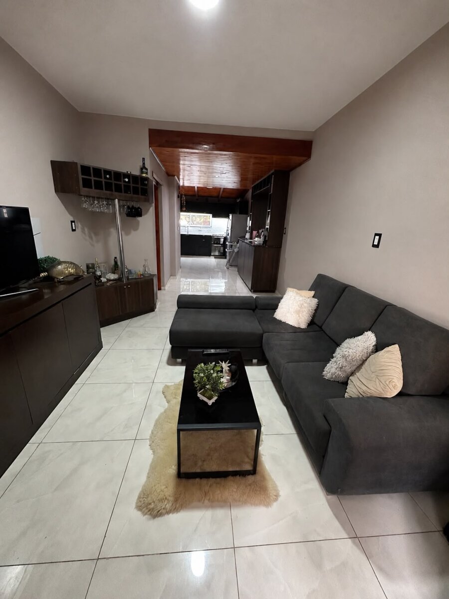 HERMOSA CASA EN VENTA ELORZA 1653 - 7