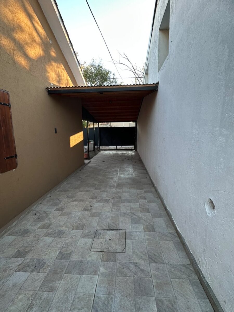 HERMOSA CASA EN VENTA ELORZA 1653 - 3