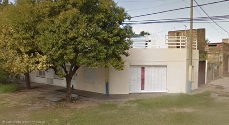 CASA EN VENTA CON LOCAL COMERCIAL, EN ESQUINA. BARRIO BELLA VISTA OESTE. LIMA AL 2200 - 1
