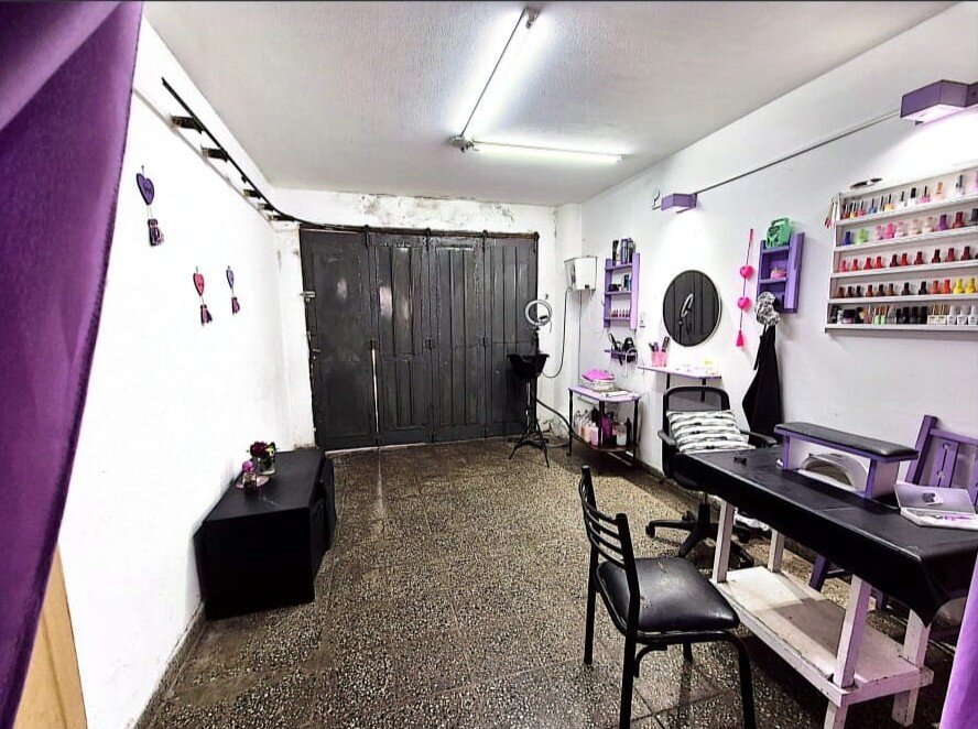 CASA EN VENTA CON LOCAL COMERCIAL, EN ESQUINA. BARRIO BELLA VISTA OESTE. LIMA AL 2200 - 2