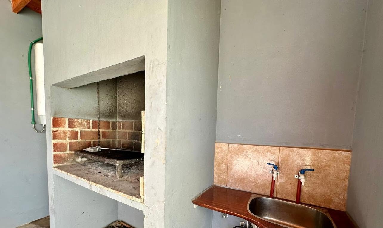 Propiedad ubicada en Barrio Las Palmeras - Quinta La Paz - 11