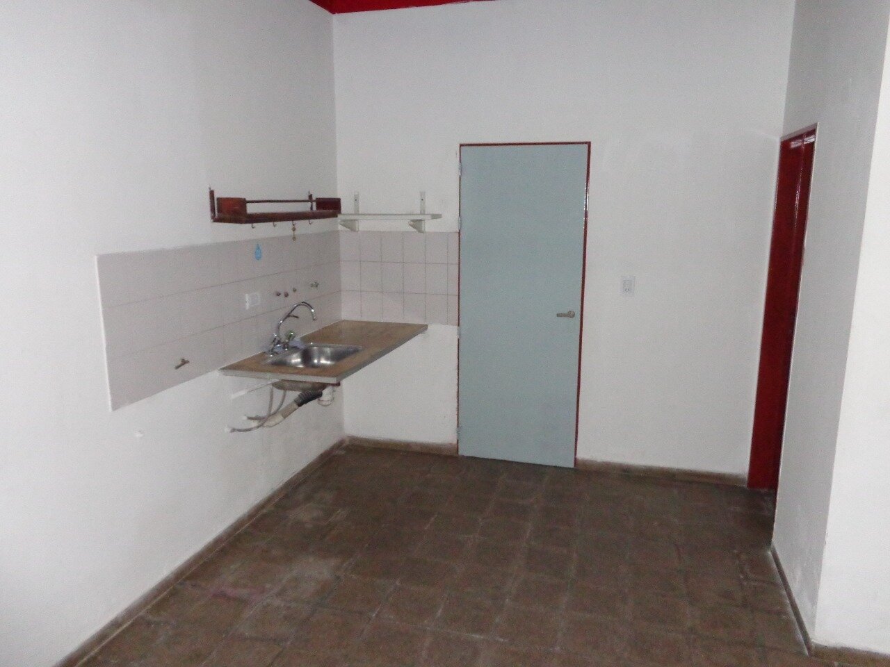 GALPON + DPTO  2 DORM - Imagen 8