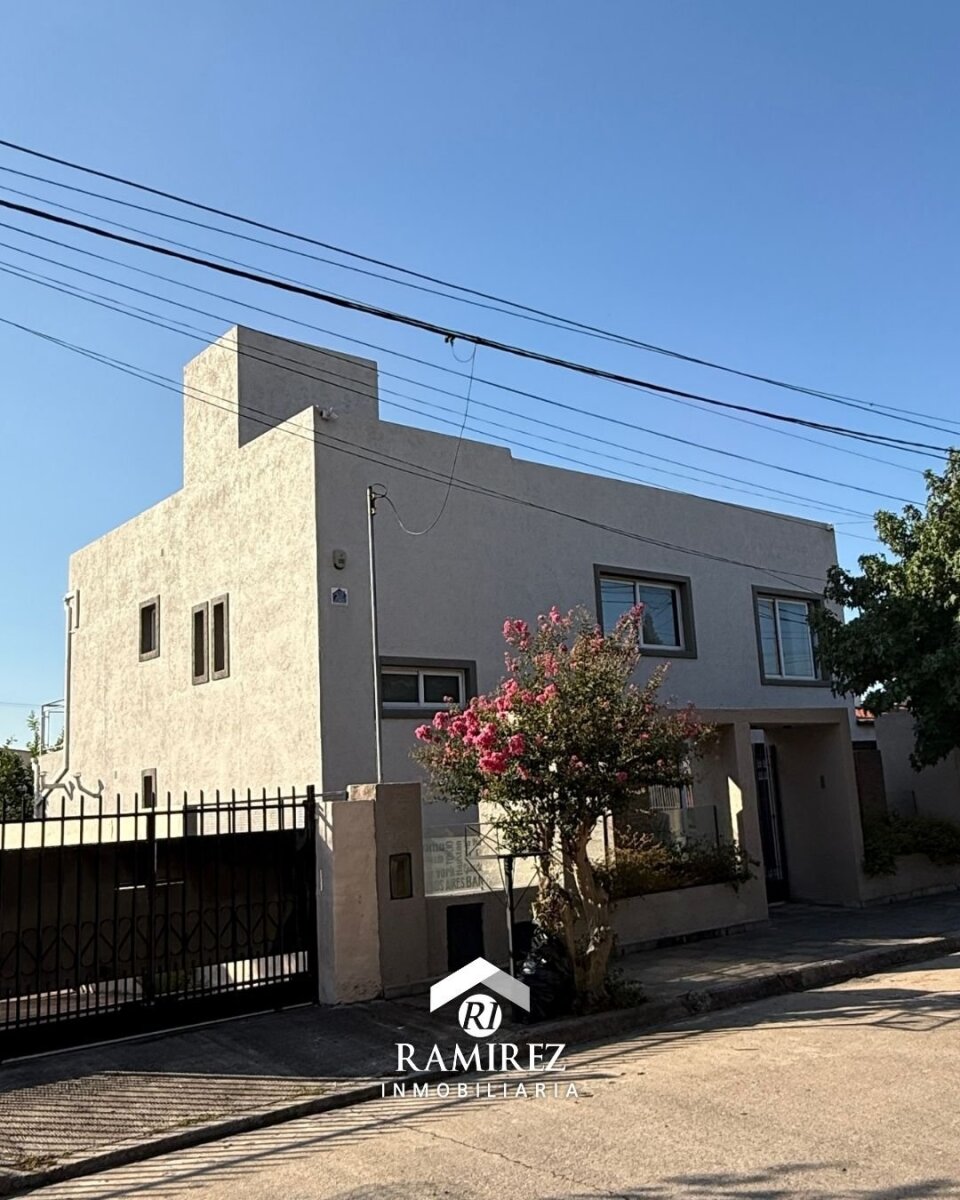 CASA EN VENTA – VILLA CARLOS PAZ (CA353)