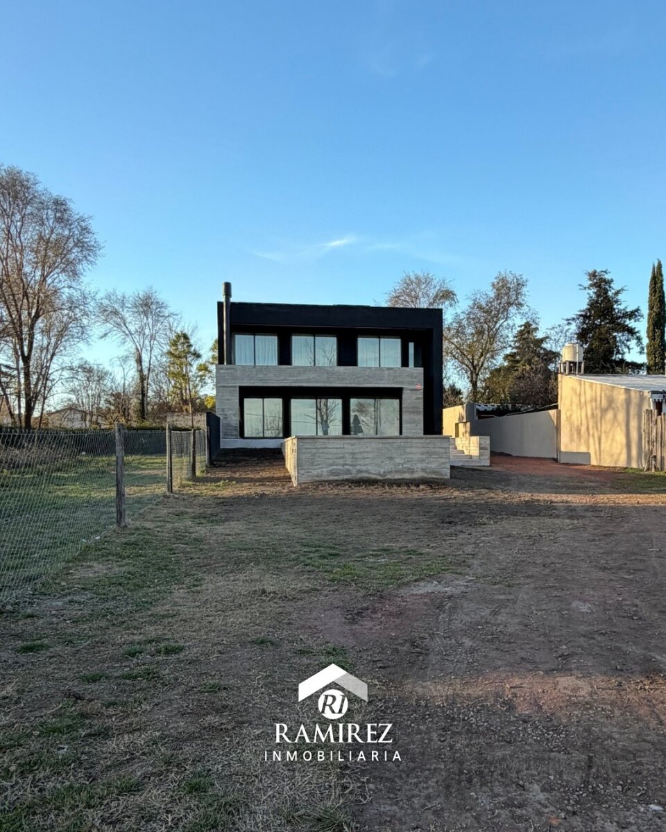 Casa en venta — Villa Rumipal (CA337)