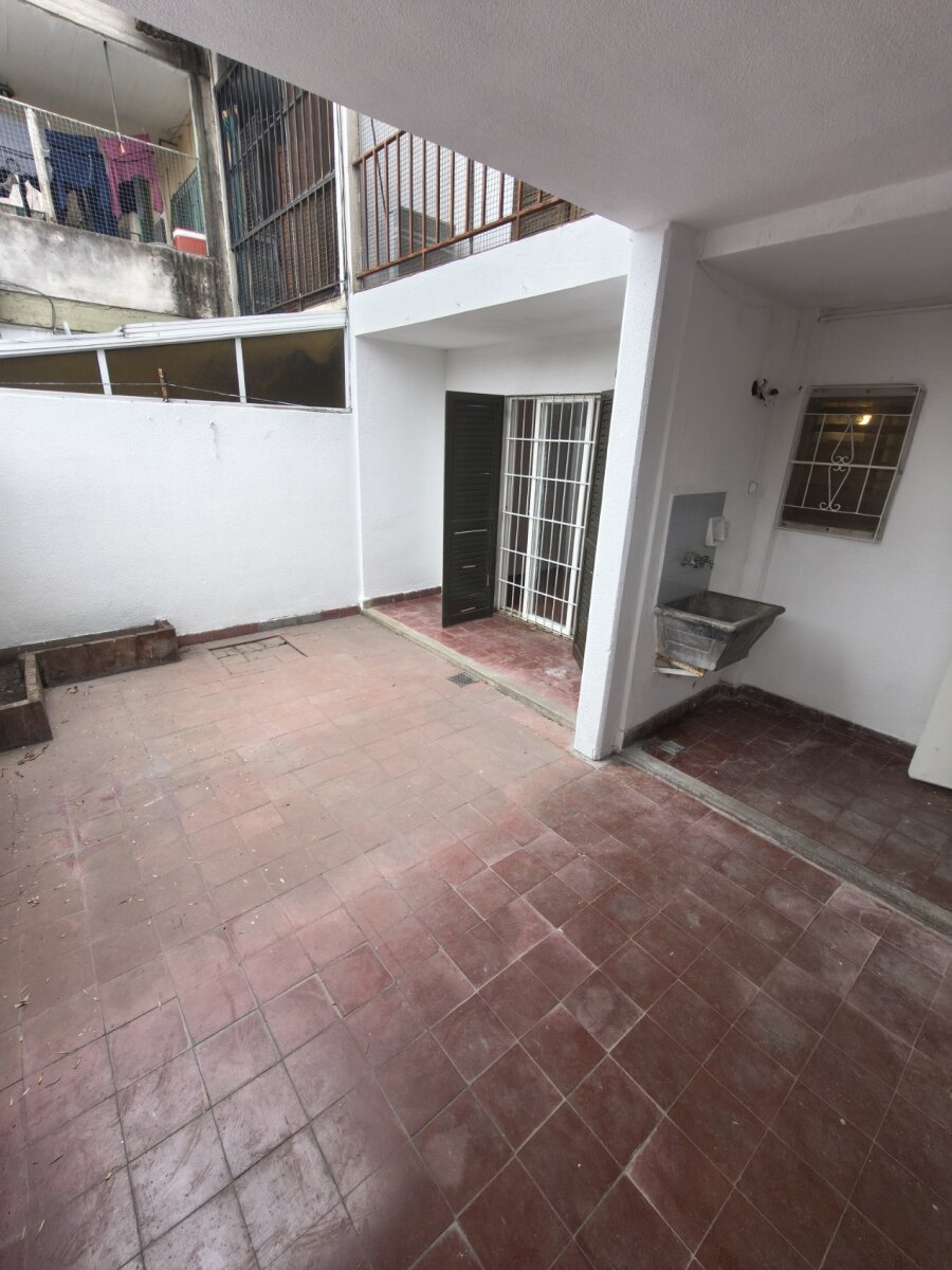 Departamento 2 dormitorios con patio - 14