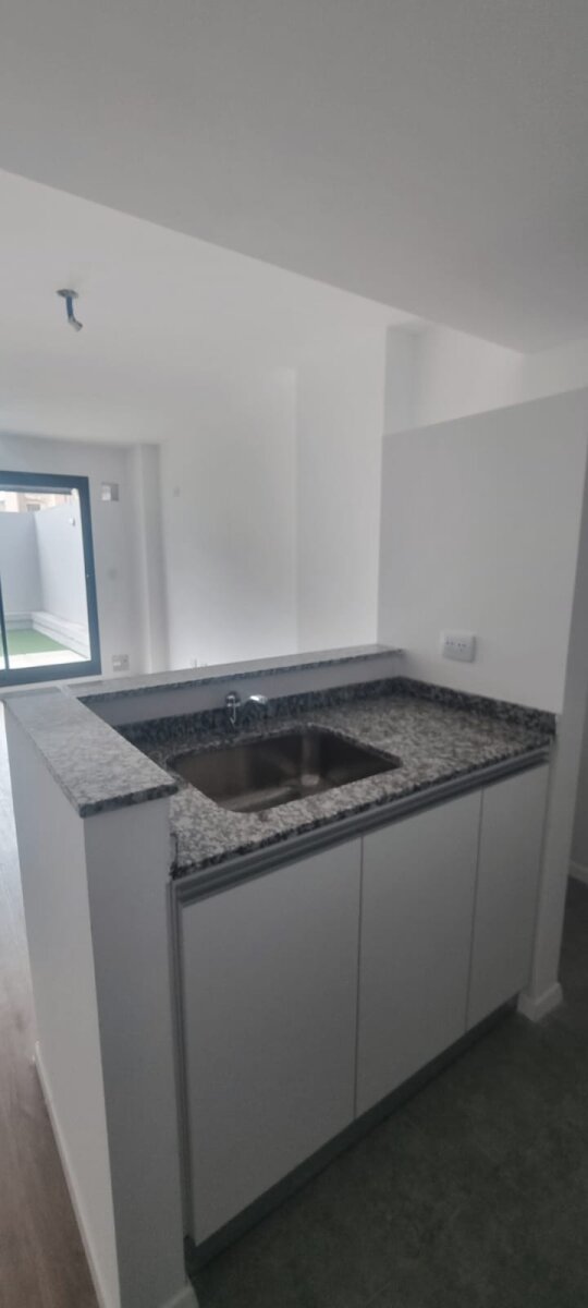 VENTA 1 DORM. CON PATIO - 9