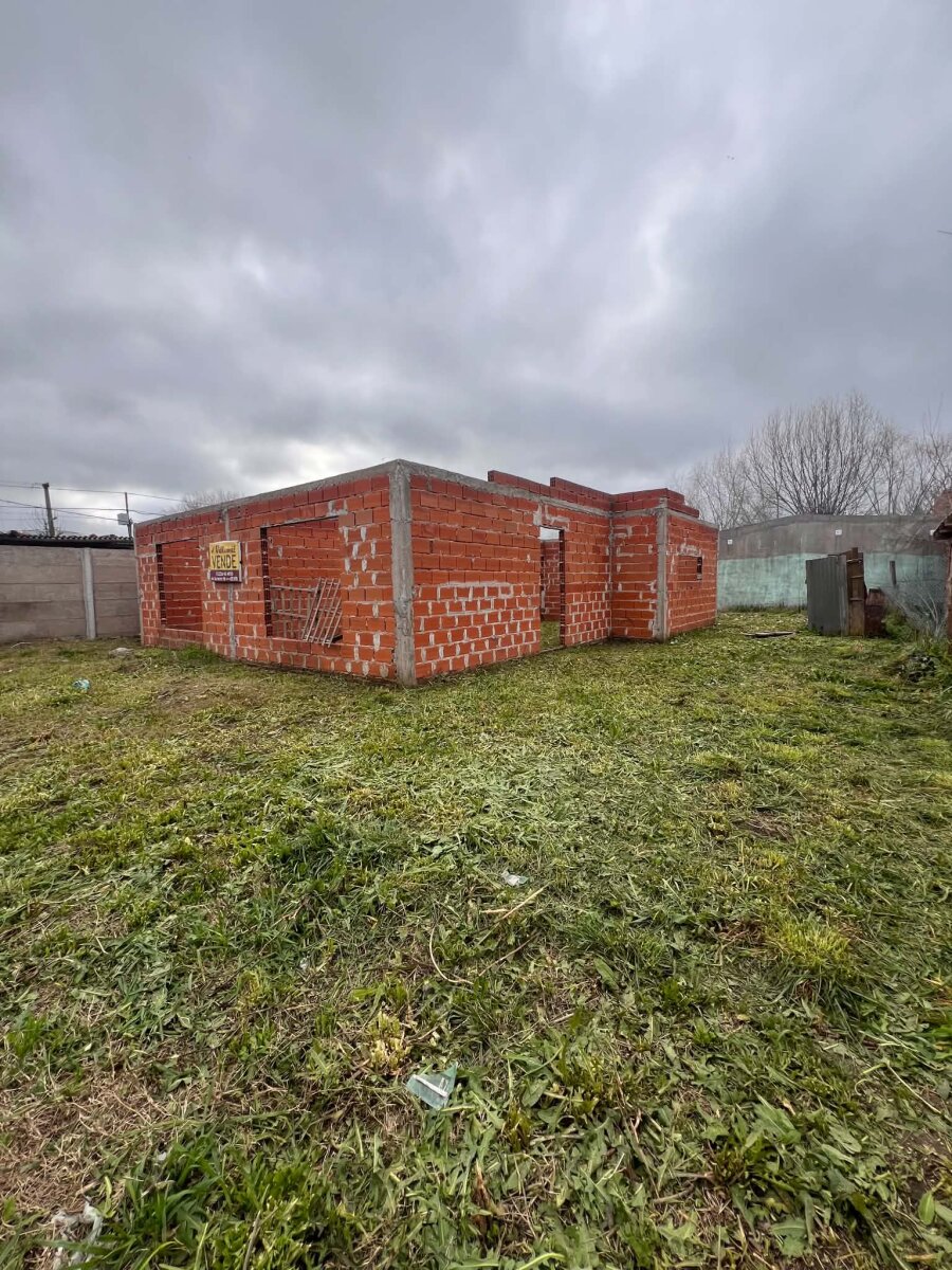 Lote con construcción a terminar - B° Luján - 5