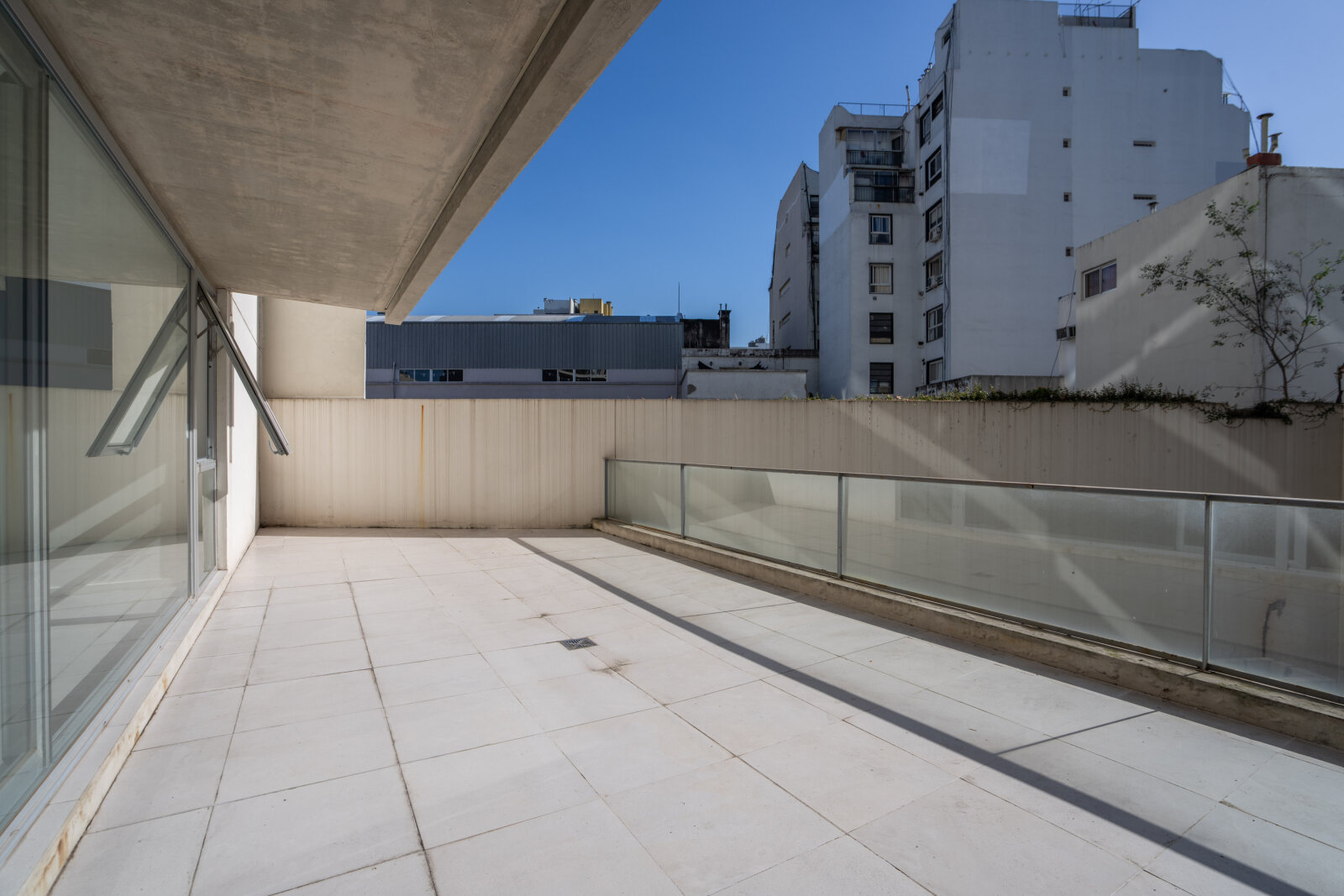 Monoambiente Contrafrente con Balcón Terraza - 16