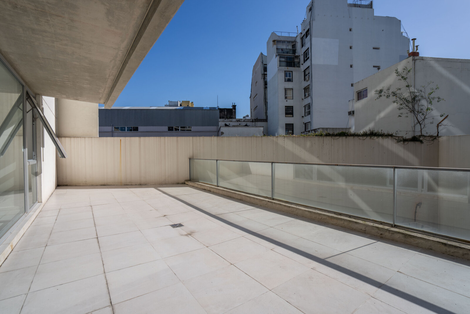 Monoambiente Contrafrente con Balcón Terraza - 15