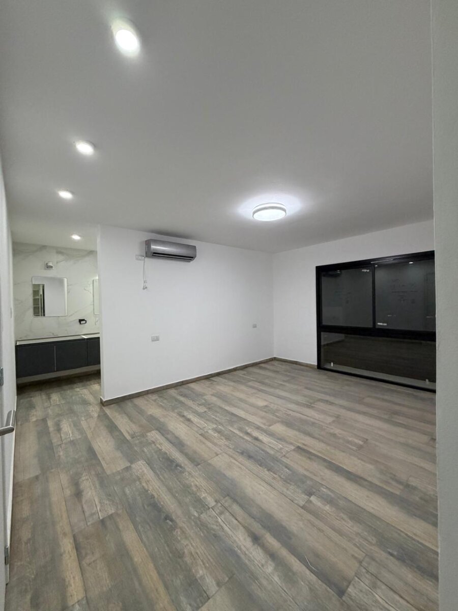 Duplex en Venta Solares de Manantiales - 3 Dormitorios 3 Baños - 4