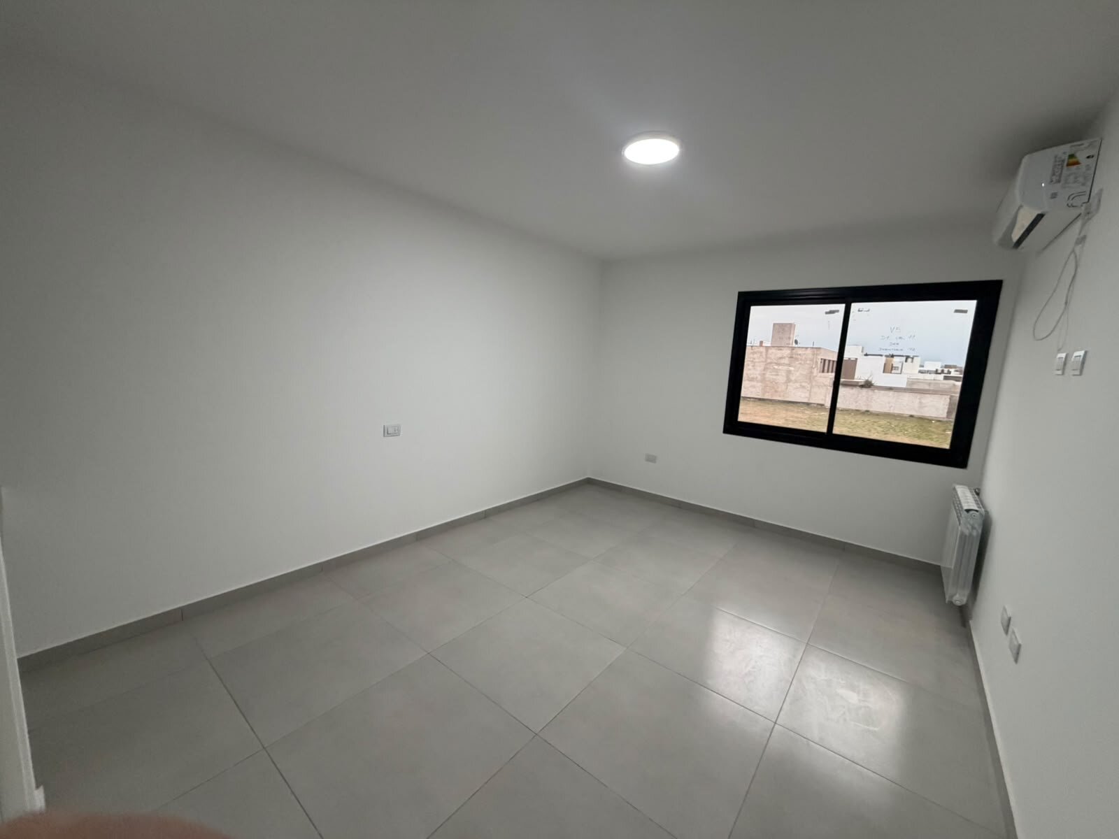 Duplex en Venta Solares de Manantiales - 3 Dormitorios 3 Baños - 7