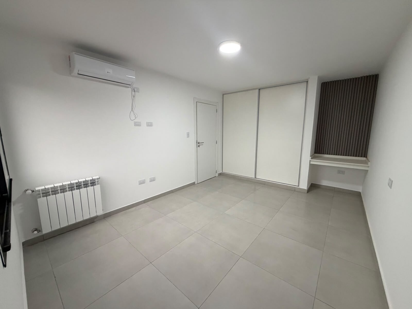 Duplex en Venta Solares de Manantiales - 3 Dormitorios 3 Baños - 6