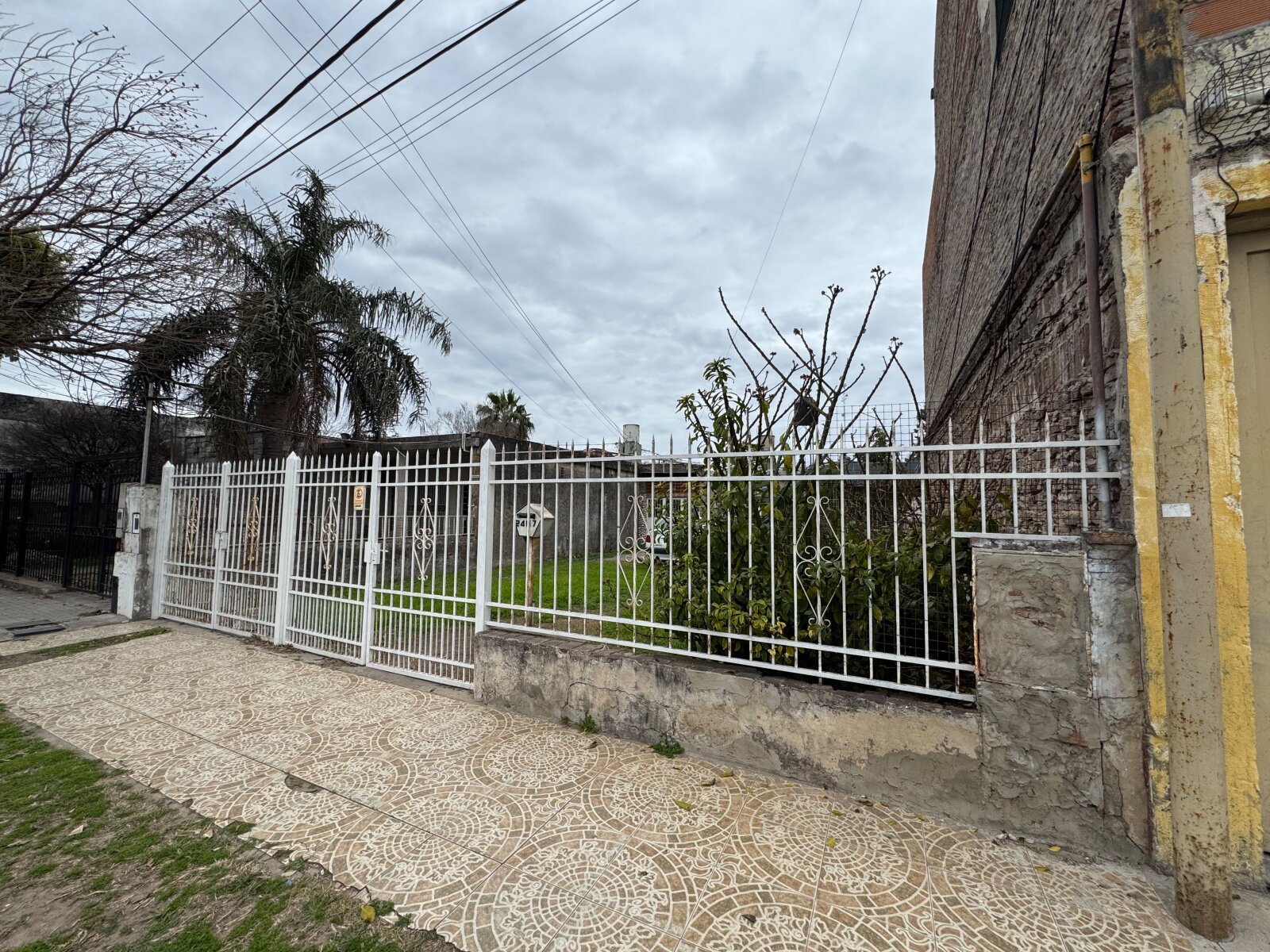 CASA EN VENTA. Camilo Aldao 2400 - 2