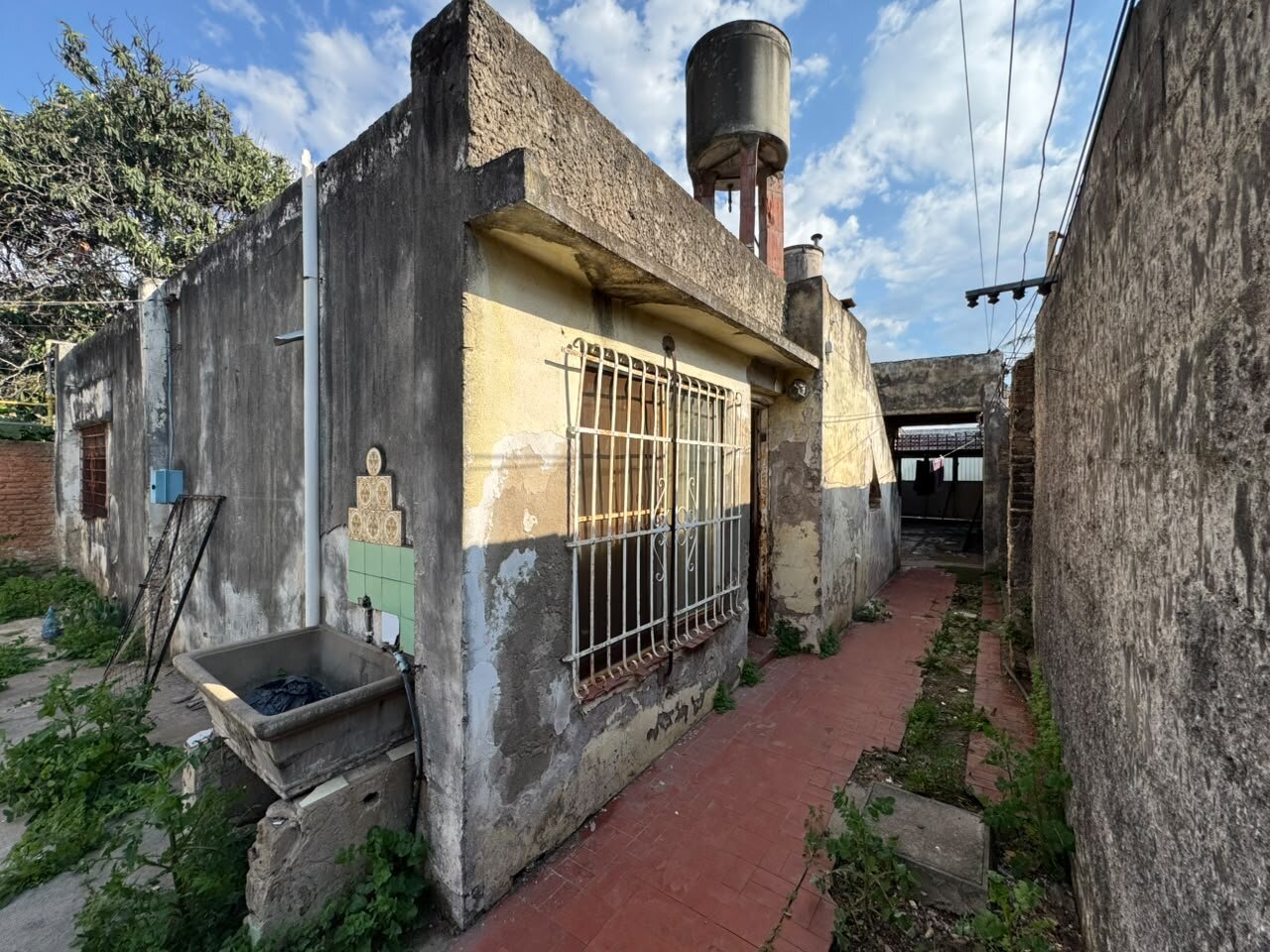 CASA EN VENTA. Camilo Aldao 2400 - 12
