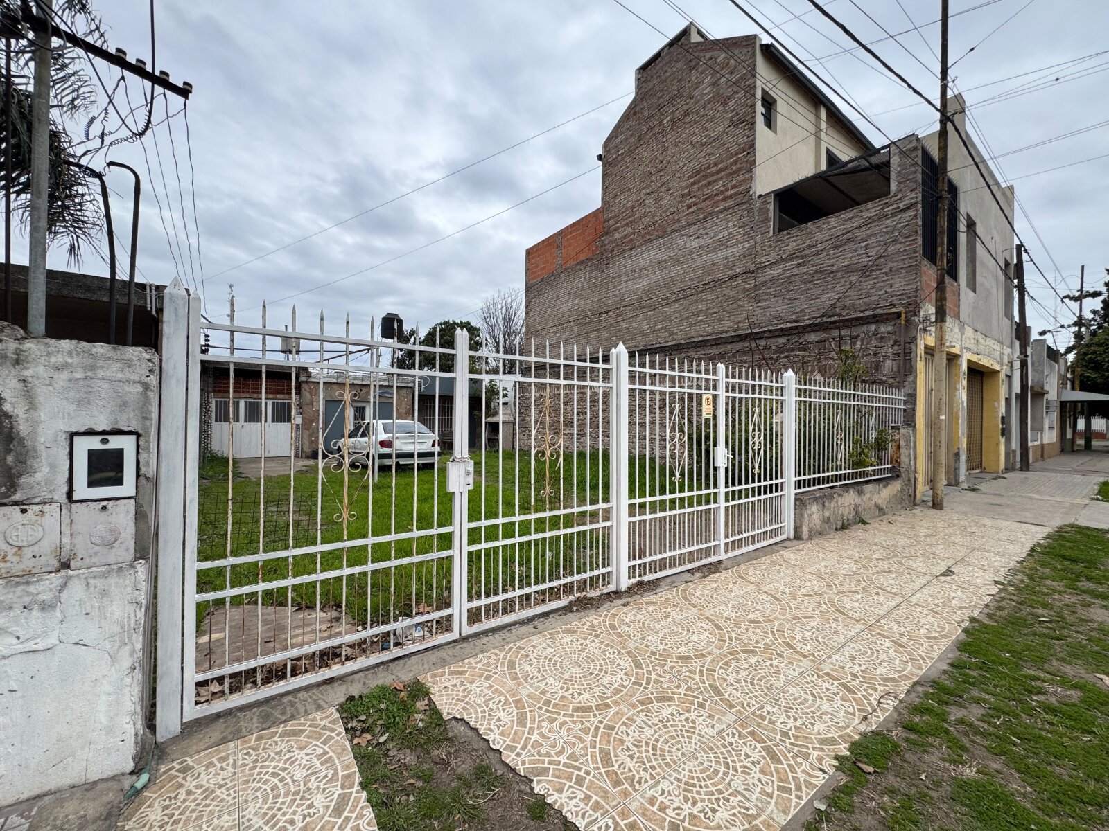 CASA EN VENTA. Camilo Aldao 2400 - 3