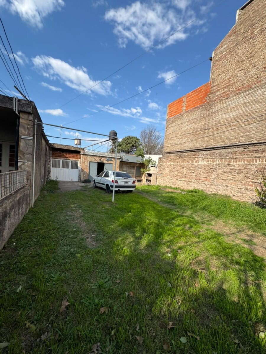 CASA EN VENTA. Camilo Aldao 2400 - 22