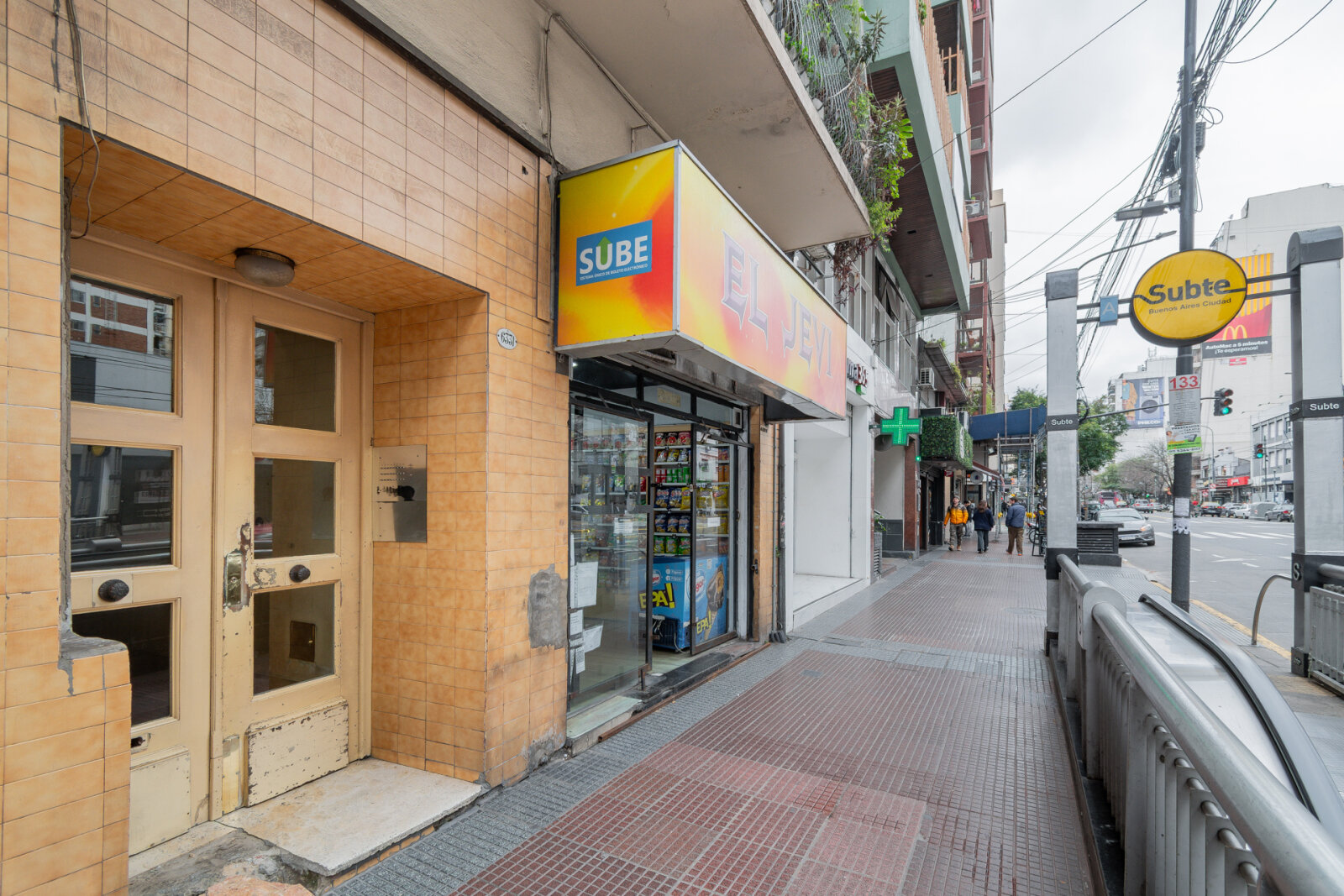 Av. Rivadavia al 6300 - 24