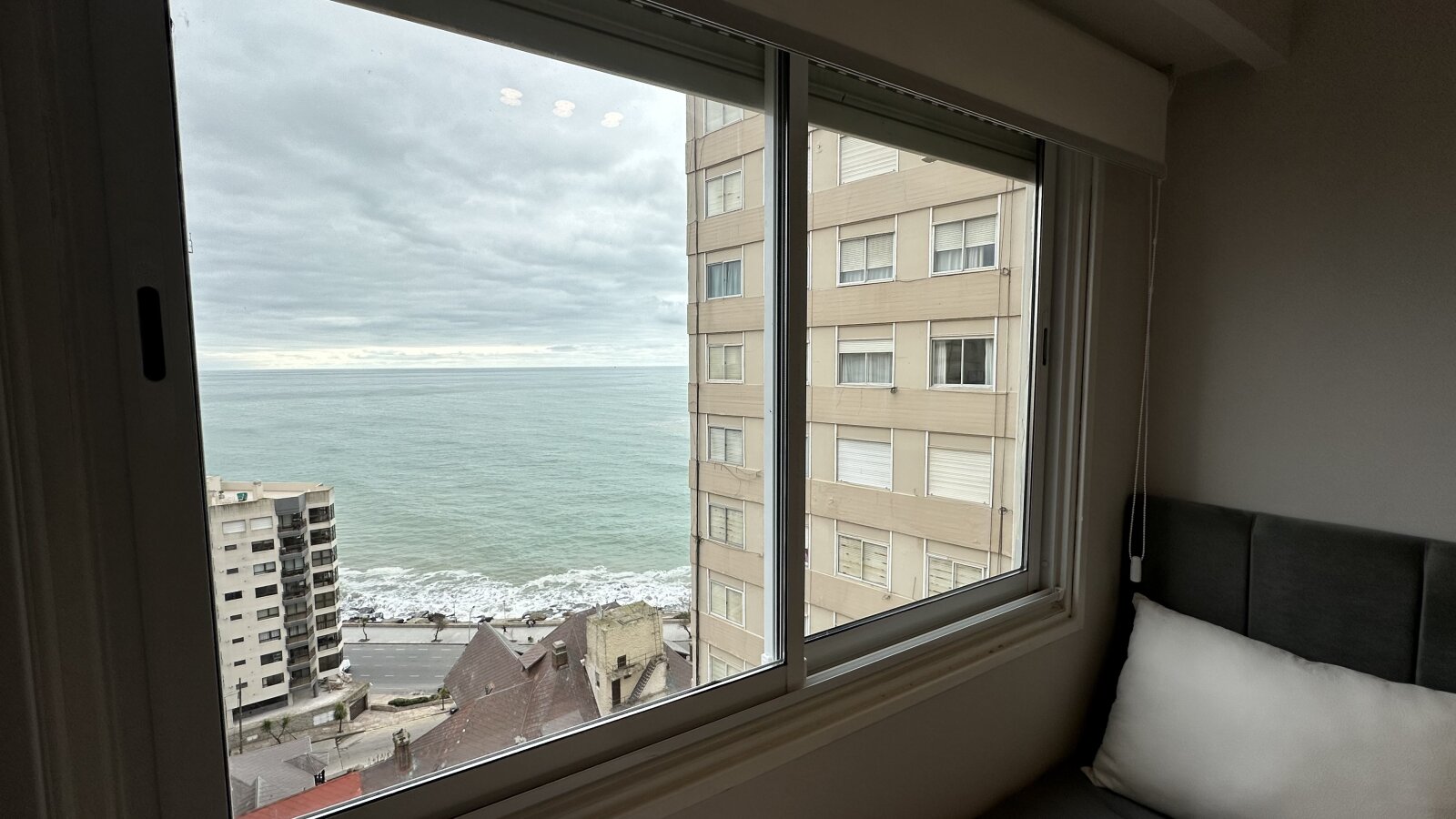Departamento 4 ambientes con cochera y vista panorámica a la ciudad y el mar - 21