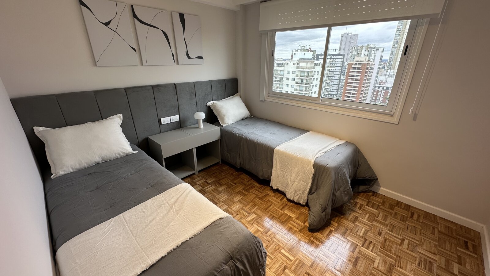 Departamento 4 ambientes con cochera y vista panorámica a la ciudad y el mar - 13