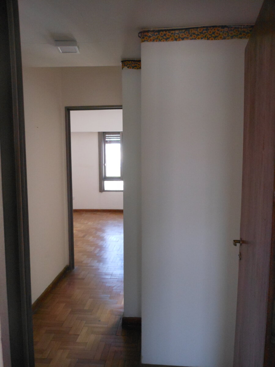 Dpto microcentro 2 dorm y balcon - 4