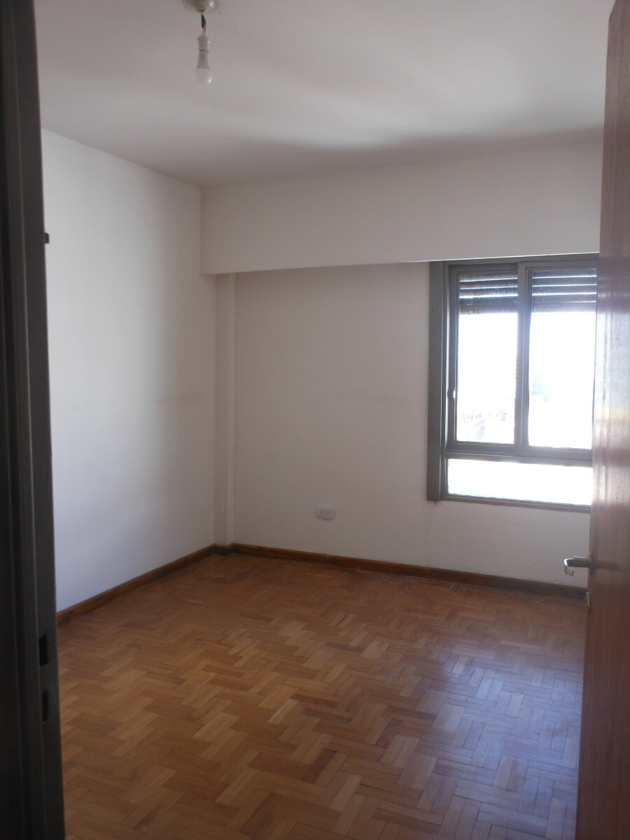 Dpto microcentro 2 dorm y balcon - 5