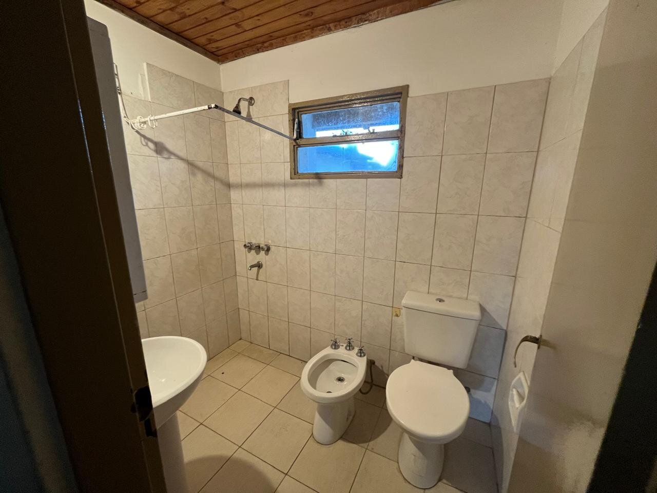 ¡Gran Oportunidad de Inversión! Casa + Departamento en Barrio 20 de Junio â El Maitén, Chubut - 7