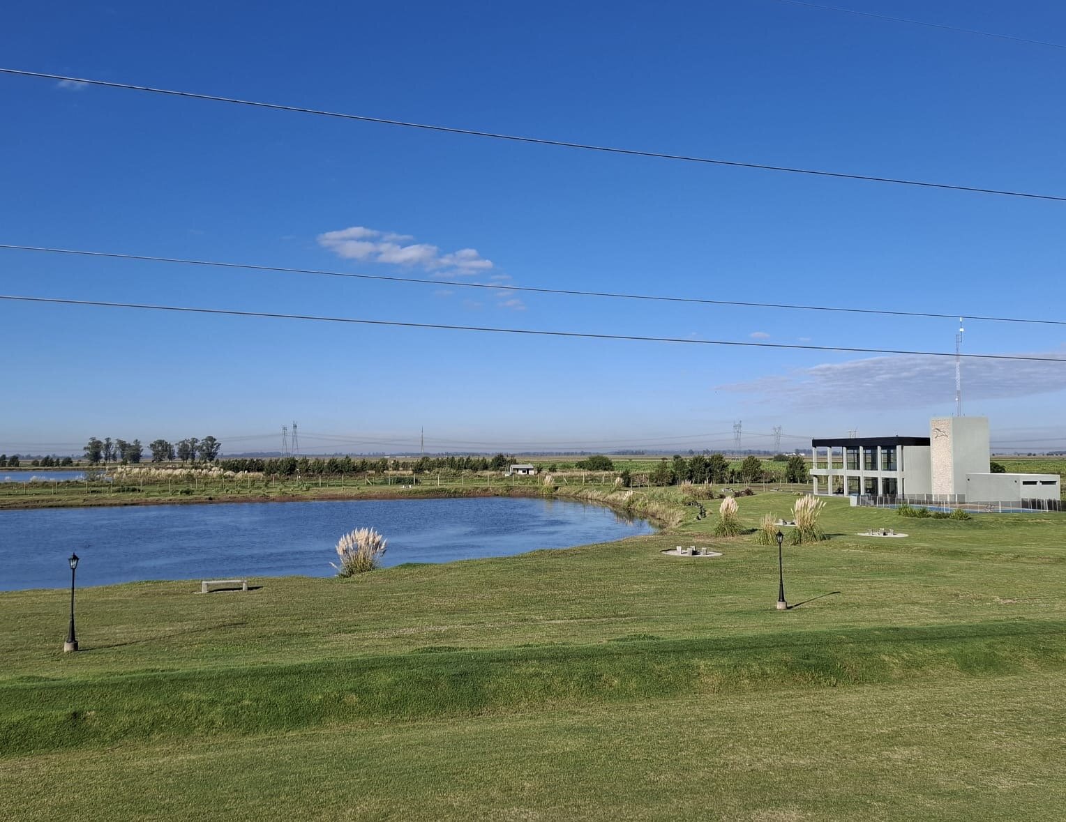 Casa amoblada en alquiler anual, Haras de Funes (barrio cerrado) 3 dorm, pileta, 3 cocheras - 14