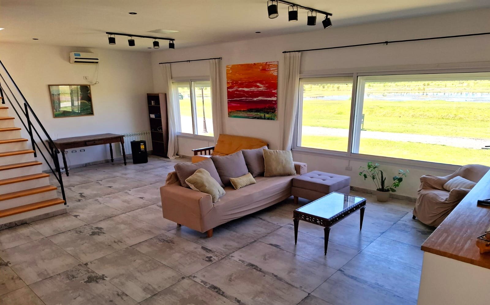 Casa amoblada en alquiler anual, Haras de Funes (barrio cerrado) 3 dorm, pileta, 3 cocheras - 2