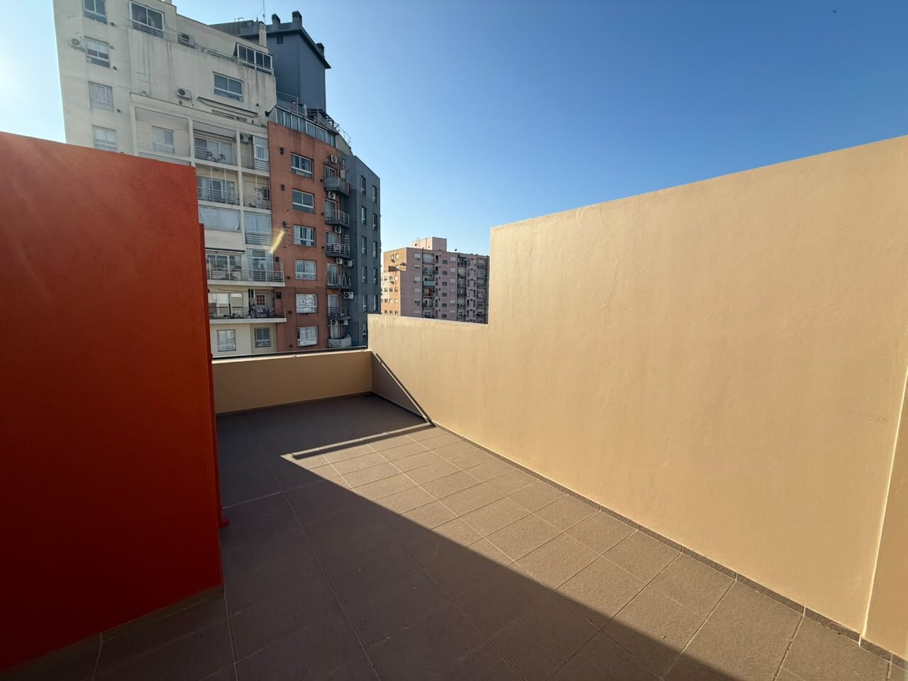 DUPLEX CON TERRAZA PROPIA - 13