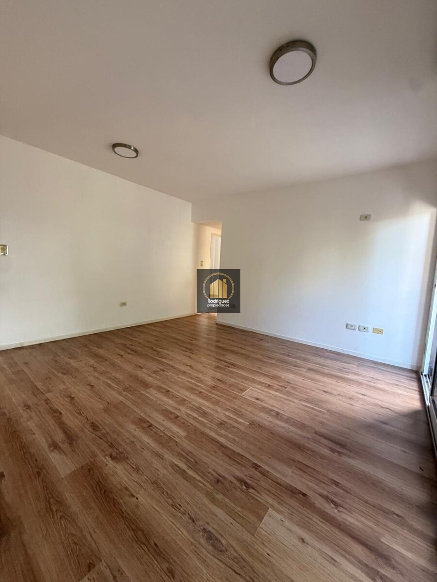 Venta Departamento Tres Amb. espacio guarda coche Villa Devoto - 3