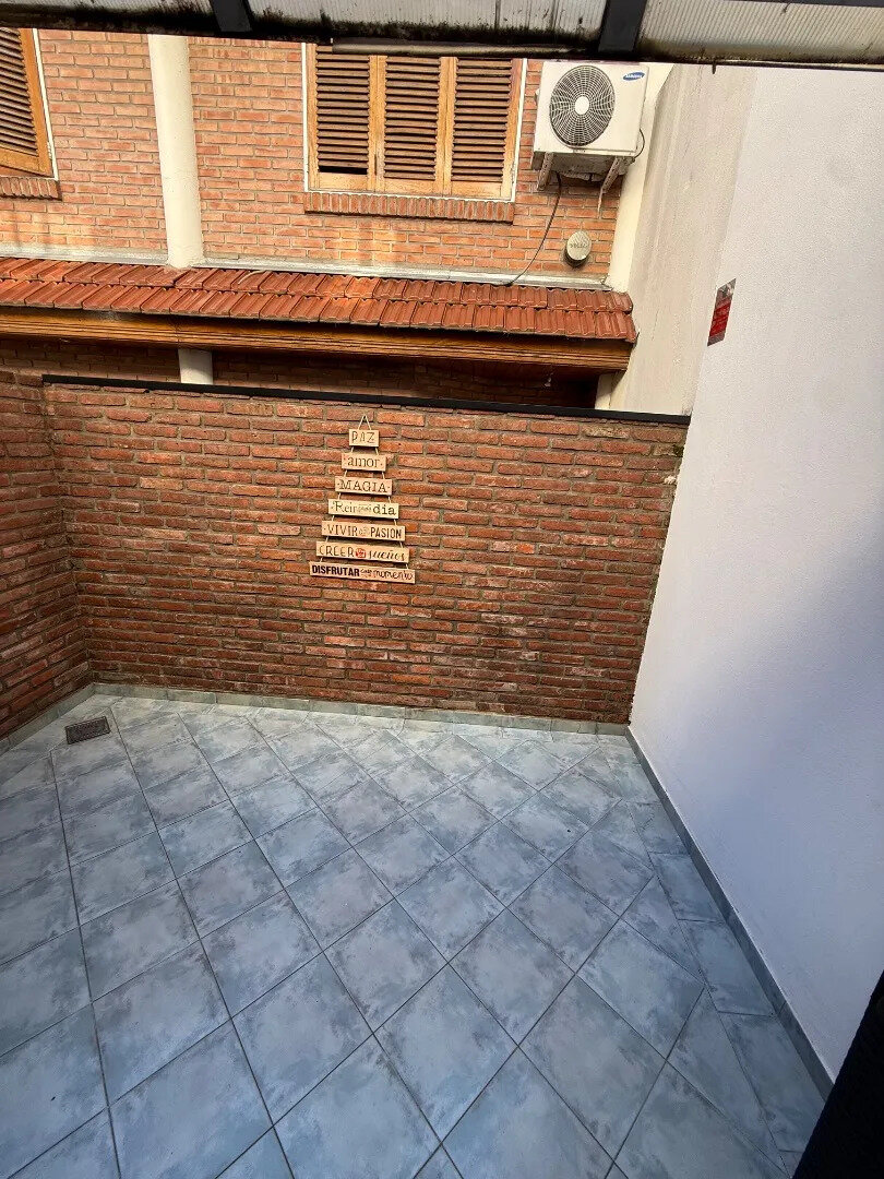 Venta Duplex Cuatro Amb./cochera En Devoto - 2