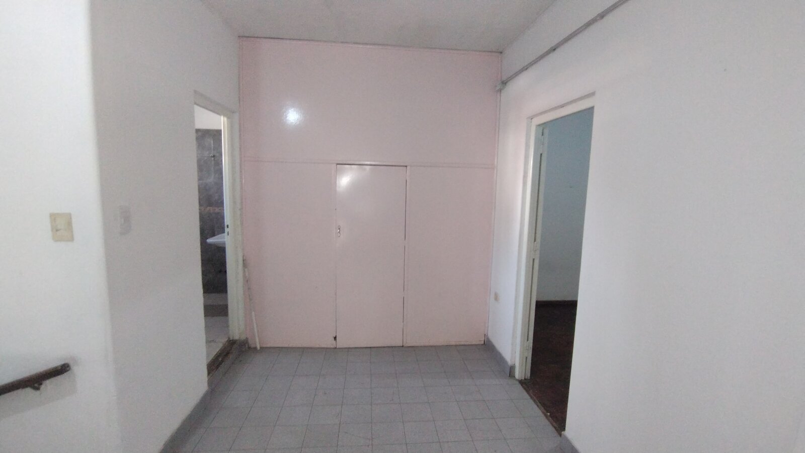 Amplia casa 3 dormitorios, cochera y ambientes adicionales - OPCION USO COMERCIAL - 14