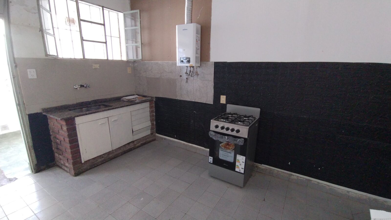 Amplia casa 3 dormitorios, cochera y ambientes adicionales - OPCION USO COMERCIAL - 5