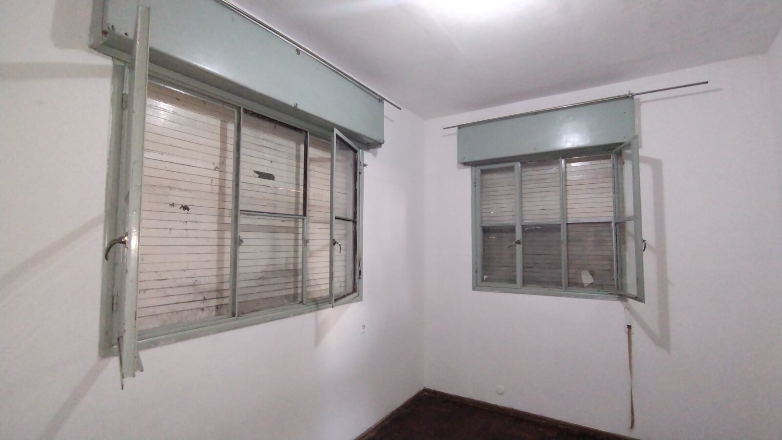 Amplia casa 3 dormitorios, cochera y ambientes adicionales - OPCION USO COMERCIAL - 17