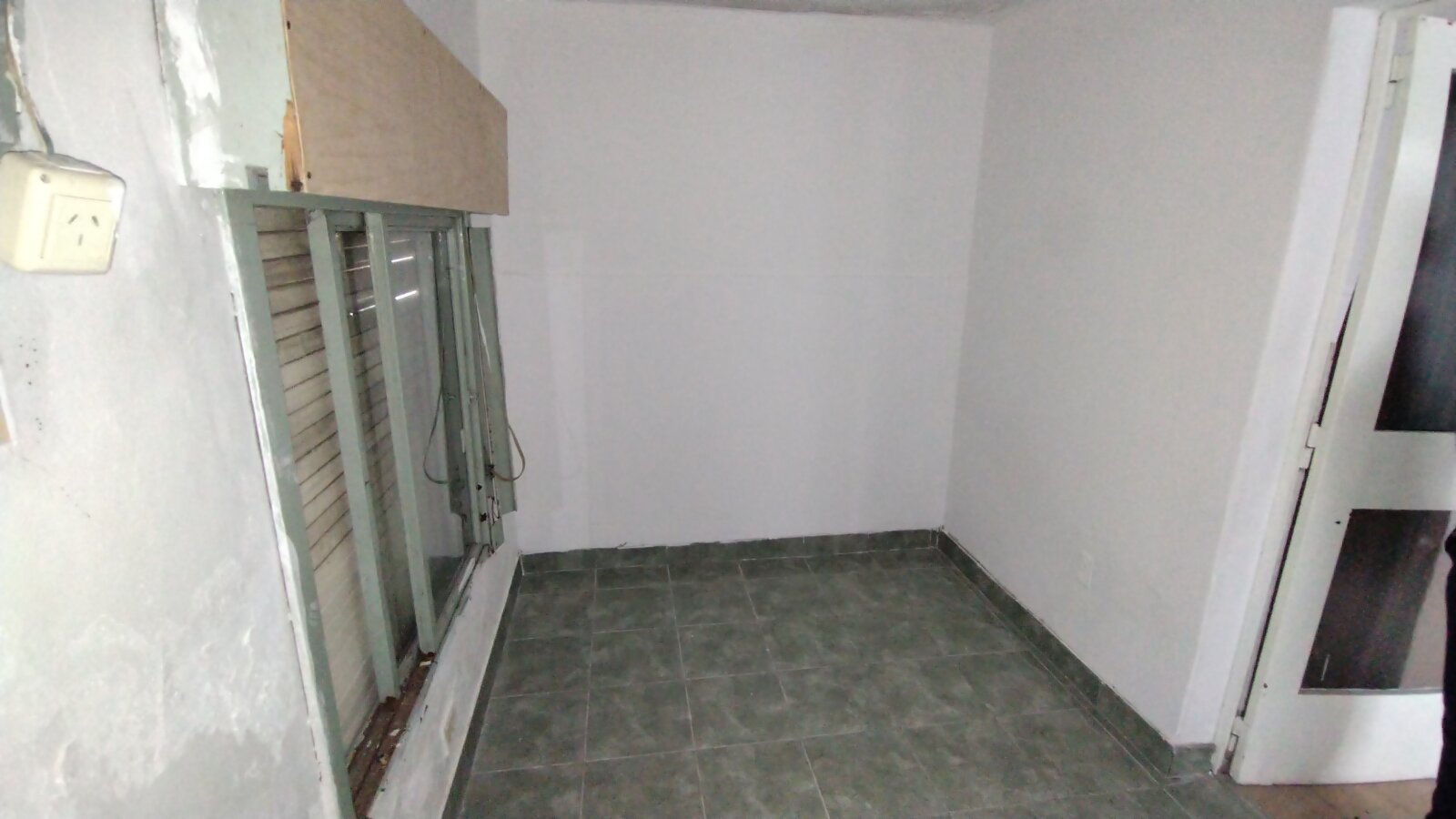 Amplia casa 3 dormitorios, cochera y ambientes adicionales - OPCION USO COMERCIAL - 12