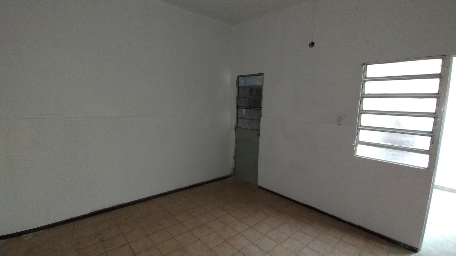 Amplia casa 3 dormitorios, cochera y ambientes adicionales - OPCION USO COMERCIAL - 11