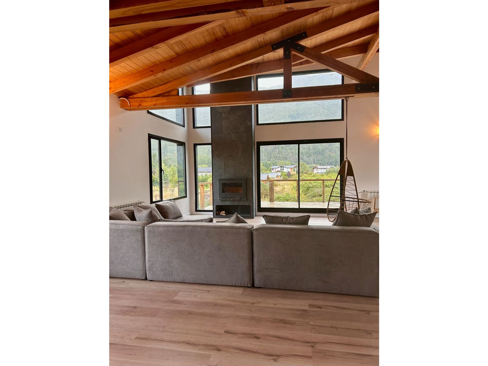 (065) LAGO PUELO Casa PREMIUM de 341mts2, con 1000 m2 de terreno en Villa del Lago — foto 9