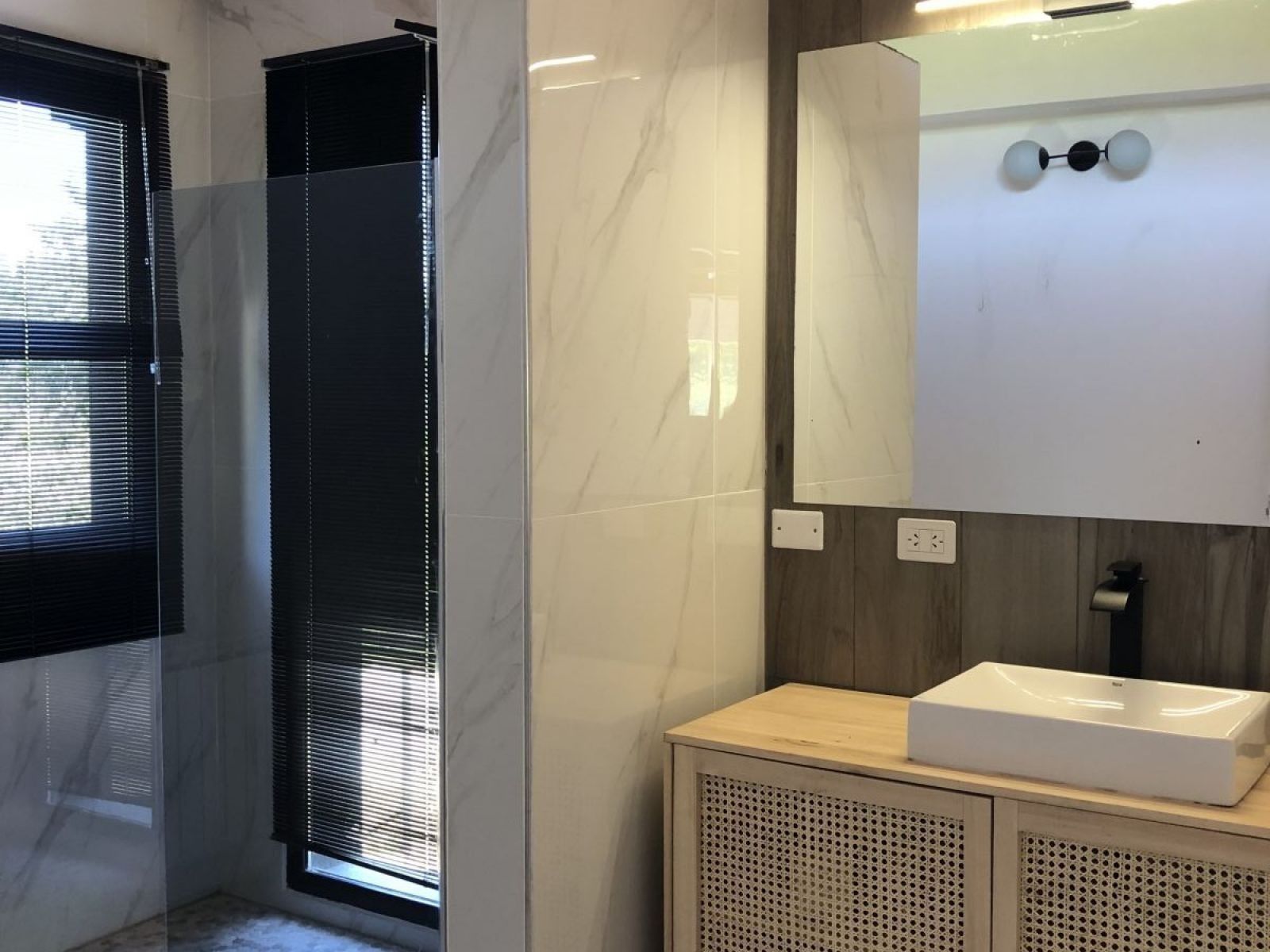 (065) LAGO PUELO Casa PREMIUM de 341mts2, con 1000 m2 de terreno en Villa del Lago - 20