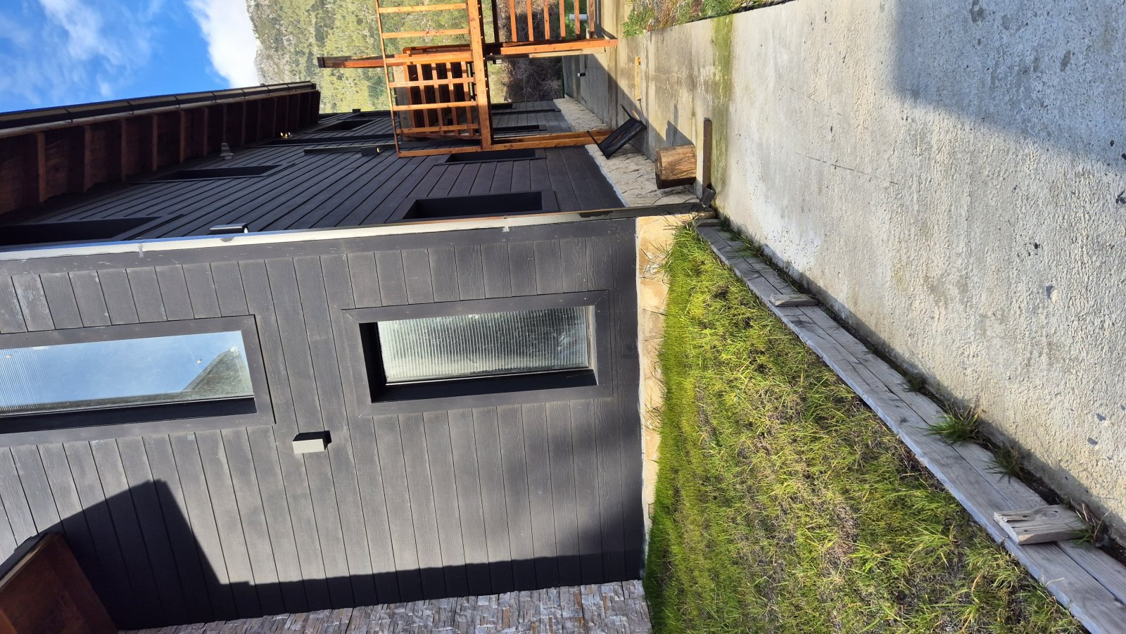 (065) LAGO PUELO Casa PREMIUM de 341mts2, con 1000 m2 de terreno en Villa del Lago - 55