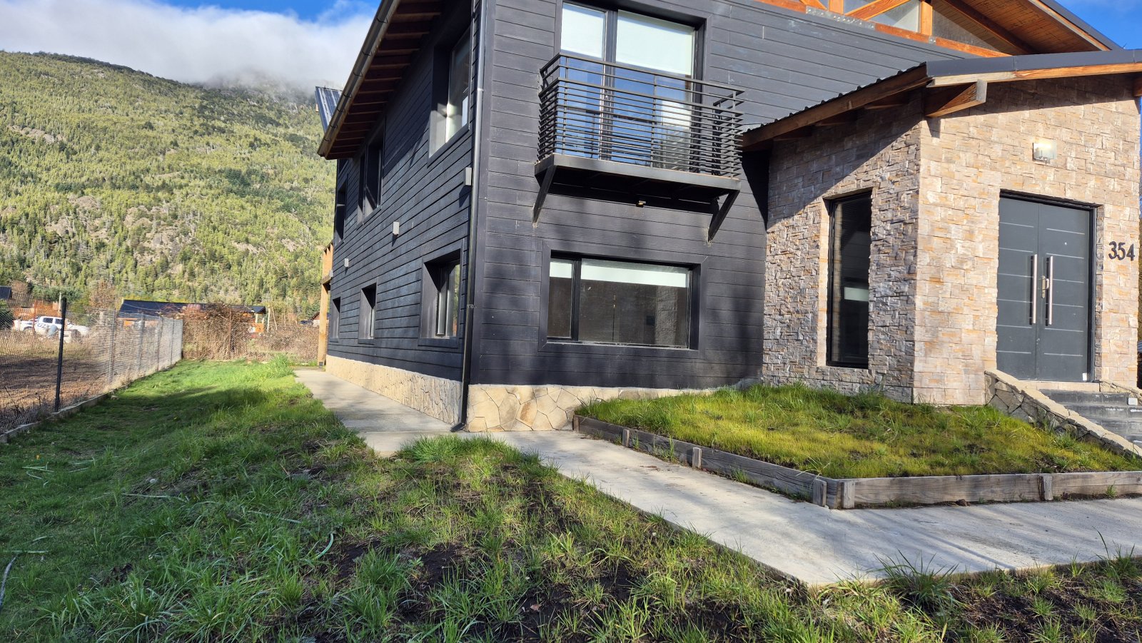 (065) LAGO PUELO Casa PREMIUM de 341mts2, con 1000 m2 de terreno en Villa del Lago - 51