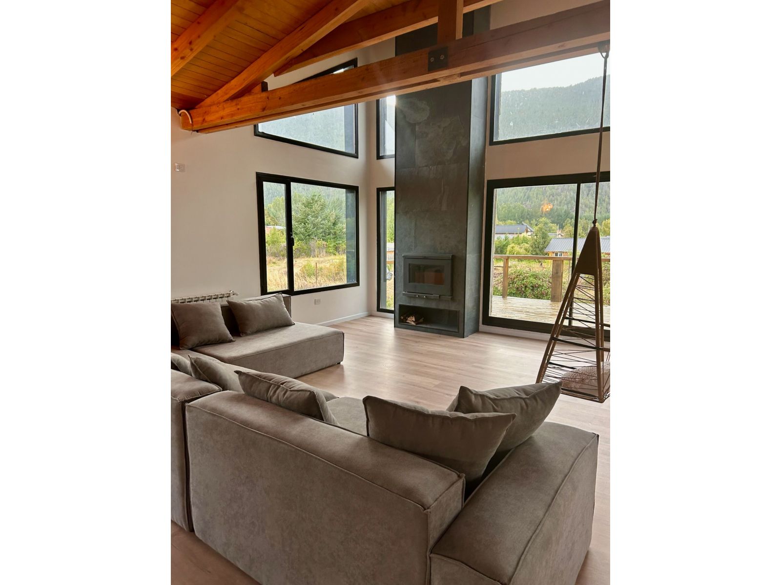 (065) LAGO PUELO Casa PREMIUM de 341mts2, con 1000 m2 de terreno en Villa del Lago — foto 2