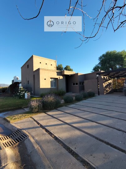 Hermosa Casa de Dos Plantas en Lar de Vieytes Ii. Maipú · foto 4