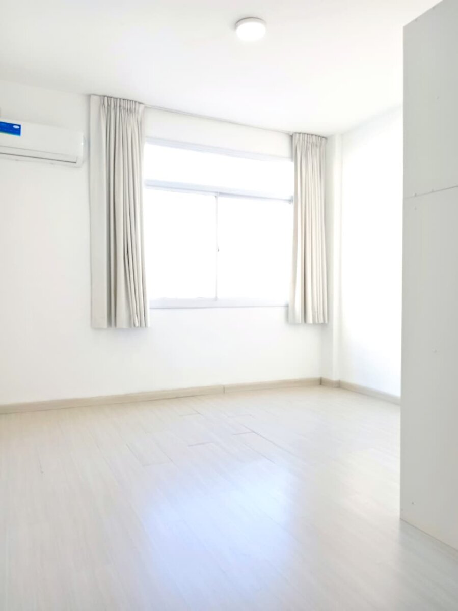 Recoleta, Juncal al 2100 entre Uriburu y Azcuénaga, 1 amb, $ 700.000 + expensas ($ 218.000) + servicios. - 14