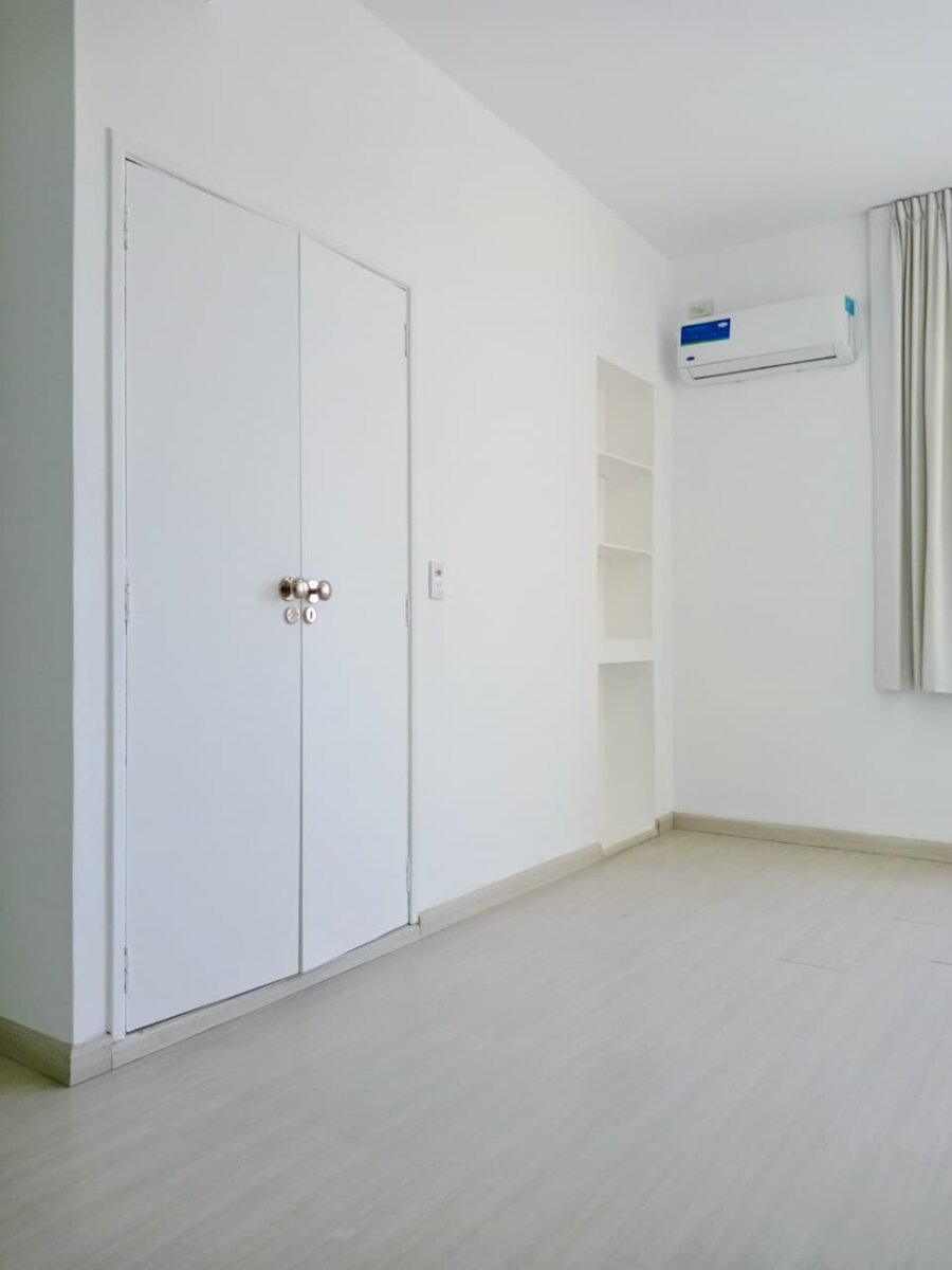 Recoleta, Juncal al 2100 entre Uriburu y Azcuénaga, 1 amb, $ 700.000 + expensas ($ 218.000) + servicios. - 15